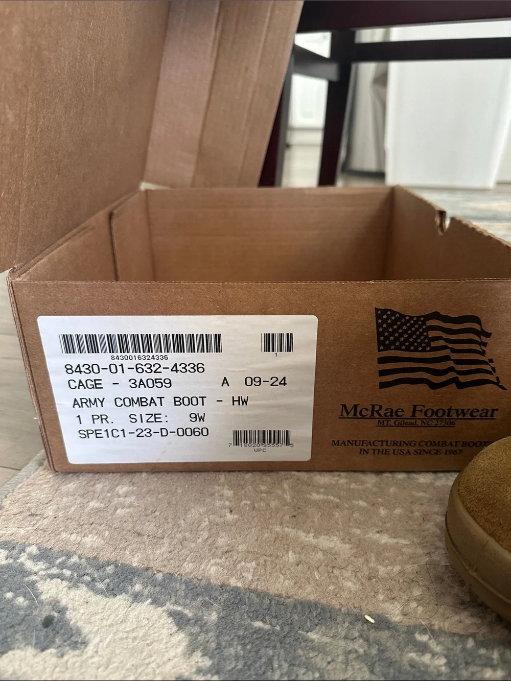 Men’s Army Combat Boots NWT - Hot Weather Size 9W